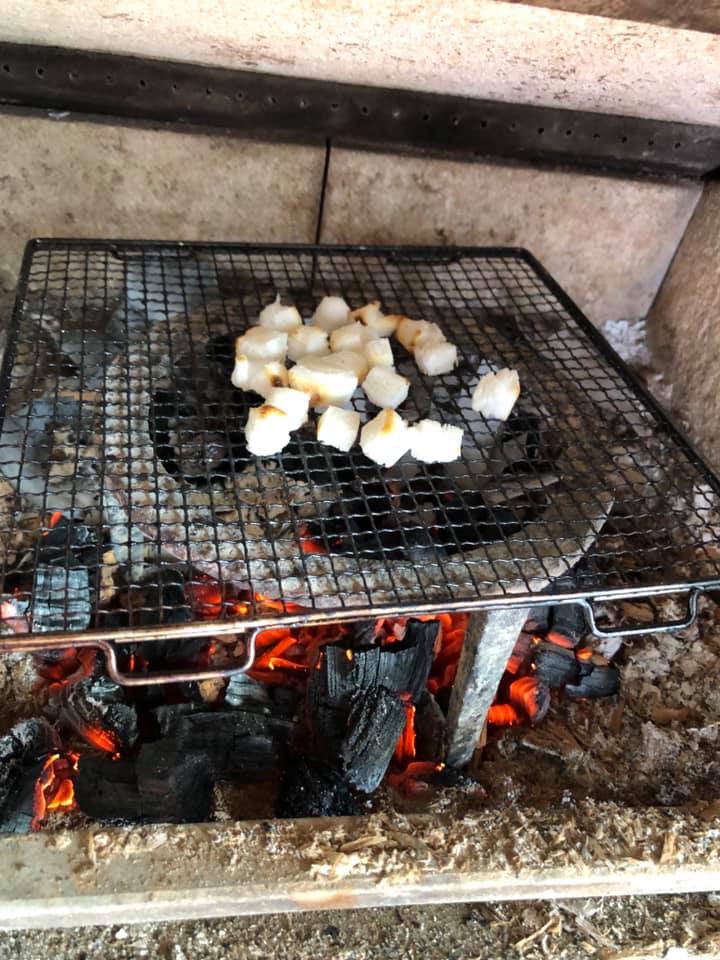 直火焼きでいただきます 青井俊季建築設計事務所